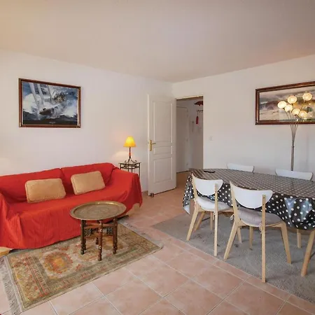 2 Bedroom Beautiful In Raphael * Saint-Raphaël